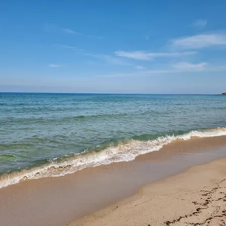 Апартамент Sea Waves Приморско